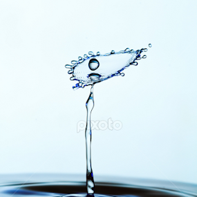 water drop collision  by MIGUEL CORREA - Abstract Water Drops & Splashes