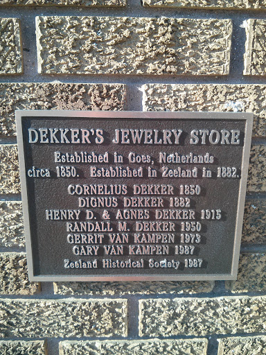 Dekker's Jeweler Plaque