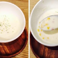 Uzna Omom 杏桃鬆餅屋