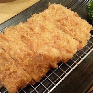勝博殿日式豬排專賣(南港中信店)