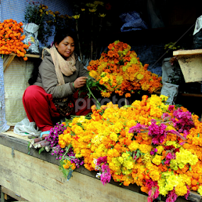by Maadhabi Bhattacharyya - City,  Street & Park Markets & Shops
