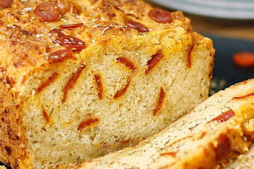 Cheesy Pepperoni Pizza Beer Bread