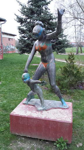 Kip Majke s Djetetom