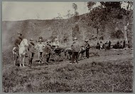 Vertrek van één van de Nederlanders voor een operatie