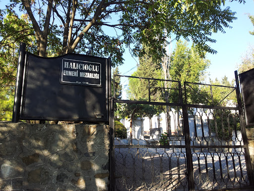 Halıcıoğlu Ermeni Mezarlığı