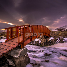 by Craig Fraser - Buildings & Architecture Bridges & Suspended Structures
