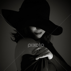 black hat by Costi Manolache - People Fashion