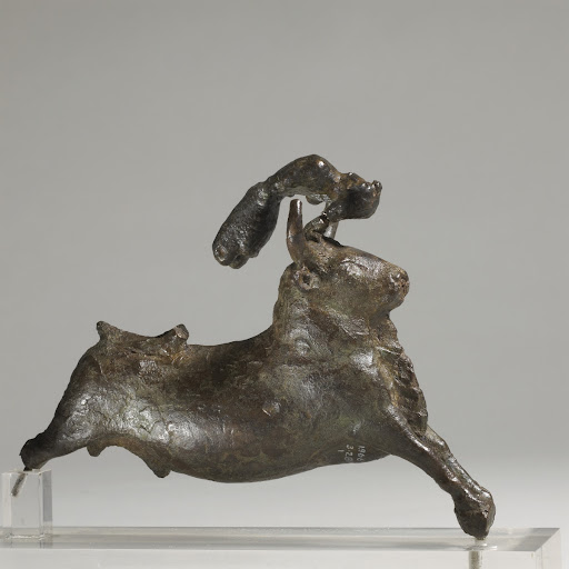 Minoan bull leaper — Google Arts & Culture
