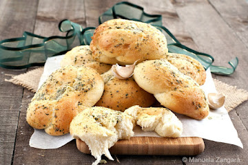 Garlic Knots