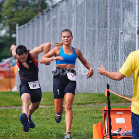 Down to the Wire by Aaron Campbell - People Street & Candids