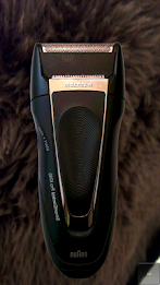 Handy Razor poster 3