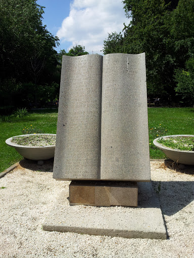 American Heroes Monument