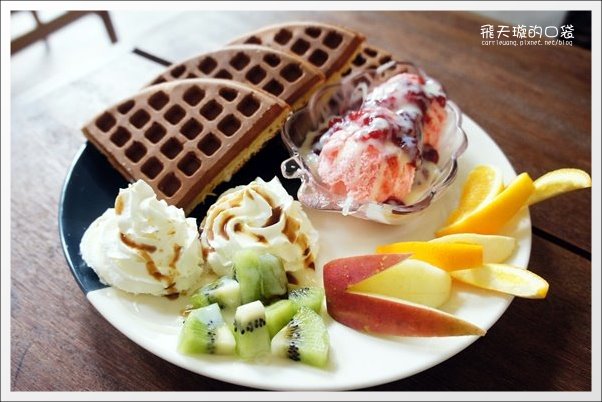 【台中下午茶】七天出走．7 days away Café+B&B。樸實，深得我心的鬆餅~