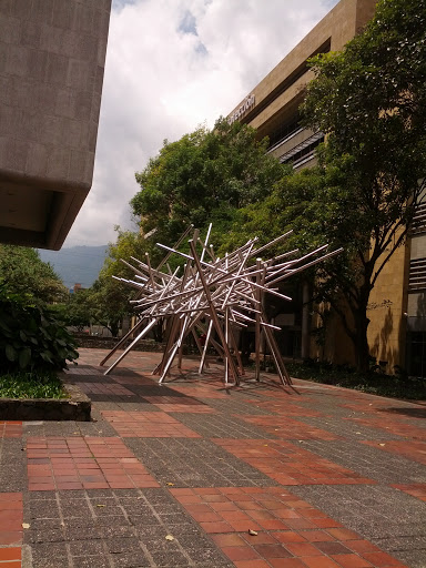 Escultura Metálica Suramericana