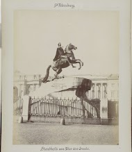 Standbeeld van Peter de Grote te paard in Sint-Petersburg