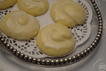Italian Lemon Knot Cookies