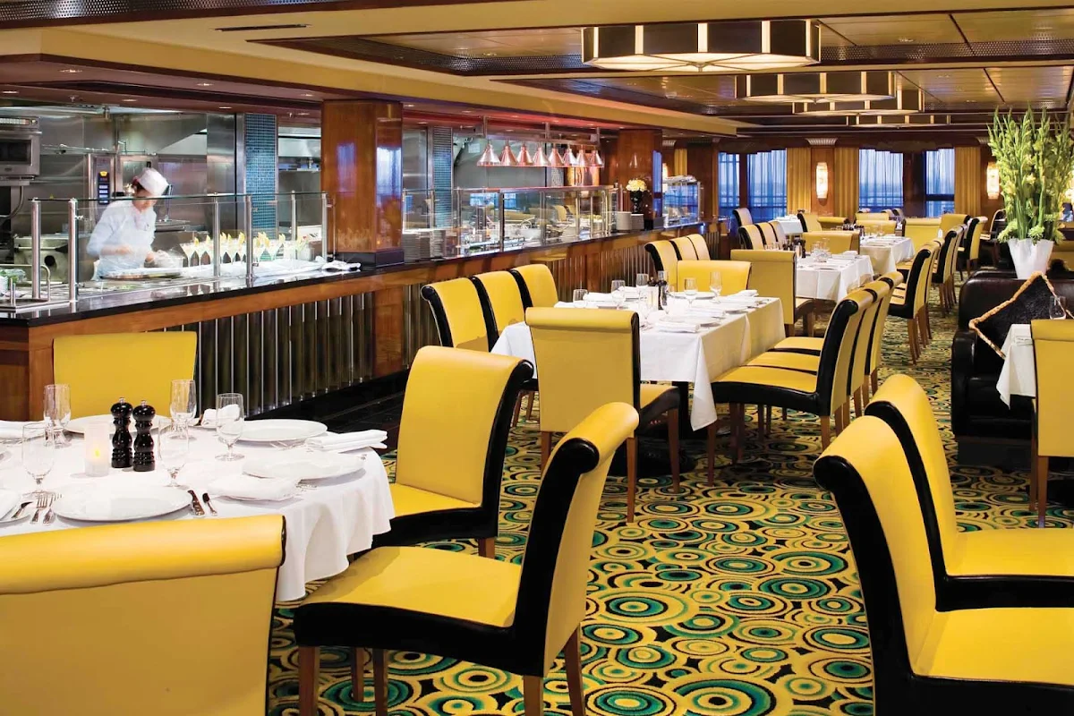 Norwegian-Gem-dining-Cagneys-Steakhouse - Juicy American steaks paired with cocktails are Cagney's Steakhouse's best sellers on Norwegian Gem cruises. 