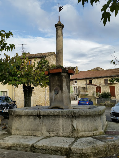 Fontaine de Salle-sous-Bois