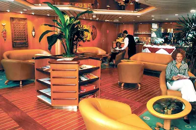 Guests who book a suite and Diamond Plus & Pinnacle Club members of the Crown & Anchor Society can take advantage of the exclusive Concierge Lounge aboard Adventure of the Seas, equipped with exclusive amenities.
