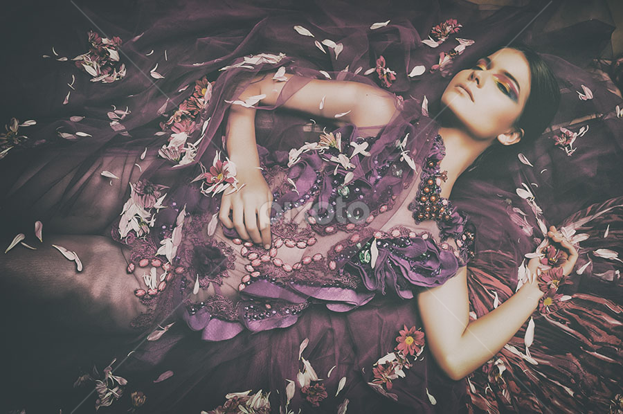 :) by Chumil Cupu - People Portraits of Women