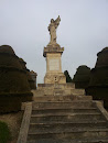 Milly-Sur-Thérain, Monuments aux Morts